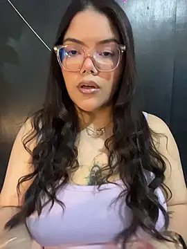 Snapshot of GabrielleMarsh1 chatting on November 14, 2:21 am GabrielleMarsh1 online show from November 14, 2:21 am