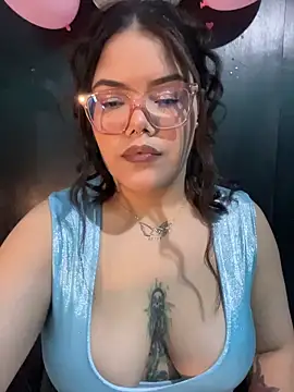 Snapshot of GabrielleMarsh1 chatting on November 30, 3:21 am GabrielleMarsh1 online show from November 30, 3:21 am