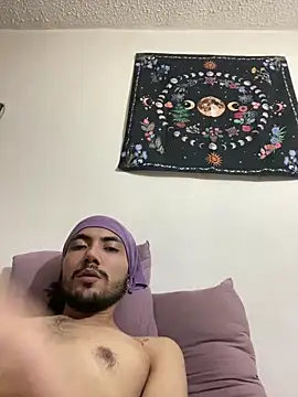 Snapshot of cutehippieboi chatting on October 8, 3:15 am cutehippieboi online show from October 8, 3:15 am