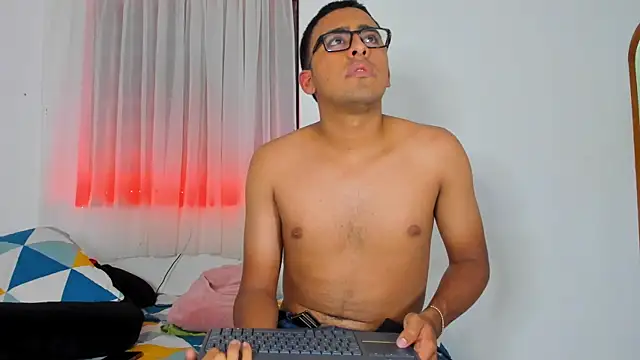 Sexy Couple Xx online show from October 13, 4:12 am