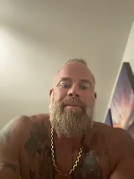 Snapshot of Muscledick40 chatting on July 3, 2:18 am Muscledick40 online show from July 3, 2:18 am