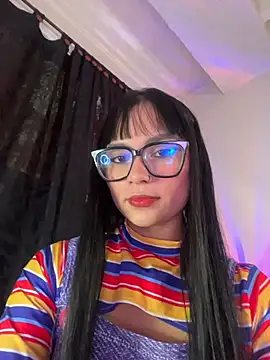 Snapshot of AlannaDollx chatting on October 31, 1:23 pm AlannaDollx online show from October 31, 1:23 pm