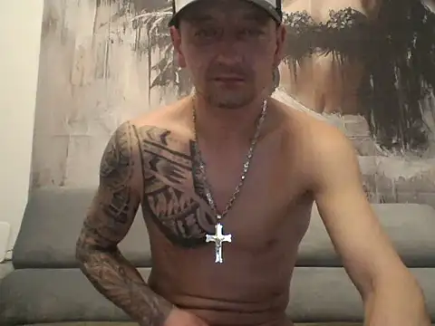 Chiefmarcin1234 online show from February 8, 7:23 am