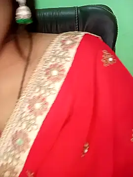 Snapshot of Rashmi_011 chatting on November 17, 11:43 pm Rashmi 011 online show from November 17, 11:43 pm