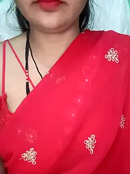 Snapshot of Rashmi_011 chatting on December 13, 11:32 pm Rashmi 011 online show from December 13, 11:32 pm
