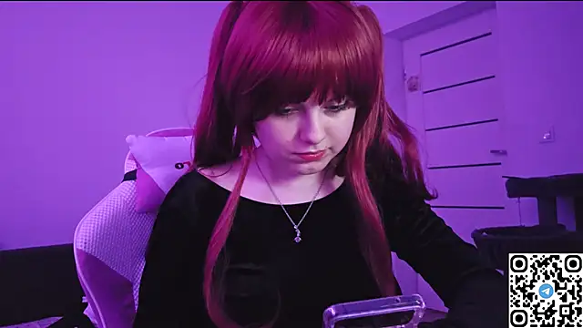 Snapshot of KristiBloom chatting on November 14, 4:55 am KristiBloom online show from November 14, 4:55 am