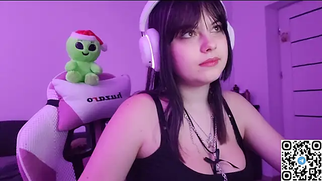 Snapshot of KristiBloom chatting on November 17, 9:09 pm KristiBloom online show from November 17, 9:09 pm