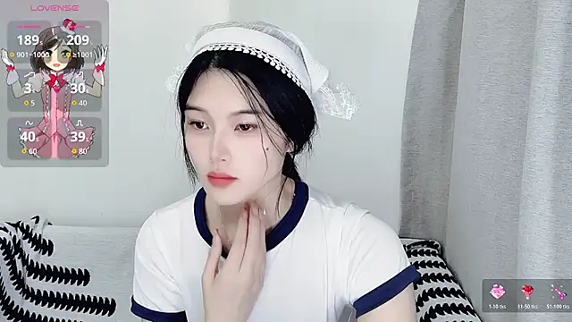 Snapshot of T-TeaR chatting on February 12, 2:17 am T-TeaR online show from February 12, 2:17 am