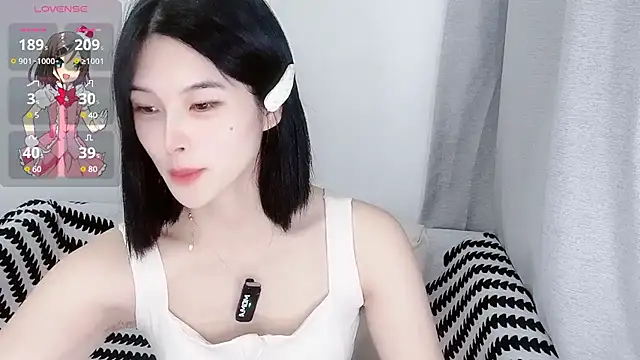 Snapshot of T-TeaR chatting on February 23, 3:15 am T-TeaR online show from February 23, 3:15 am