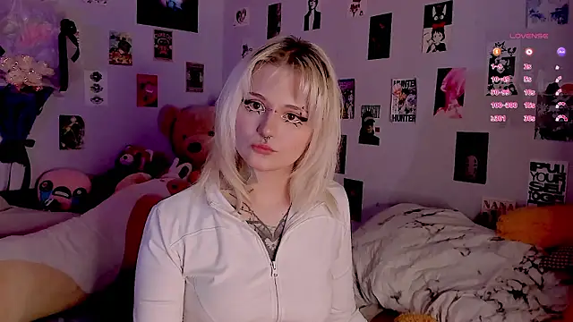 Snapshot of bixxxiz chatting on March 2, 3:20 am bixxxiz online show from March 2, 3:20 am