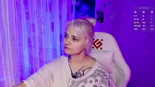 Snapshot of bixxxiz chatting on March 10, 6:29 am bixxxiz online show from March 10, 6:29 am