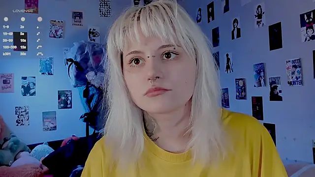 Snapshot of bixxxiz chatting on April 7, 1:22 pm bixxxiz online show from April 7, 1:22 pm