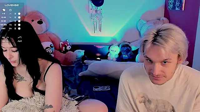 Snapshot of g4tito chatting on October 15, 4:34 am g4tito online show from October 15, 4:34 am