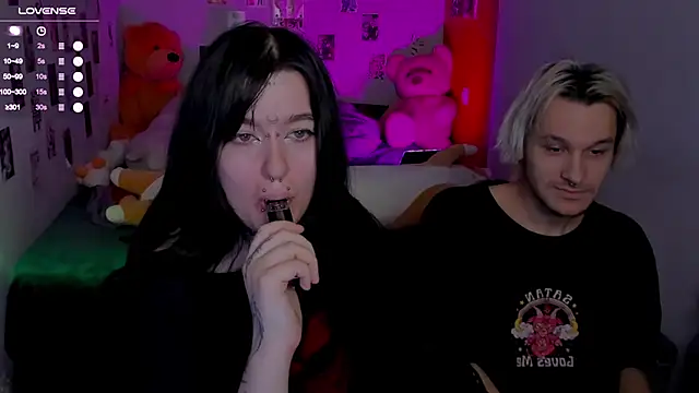 Snapshot of g4tito chatting on November 28, 5:21 am g4tito online show from November 28, 5:21 am