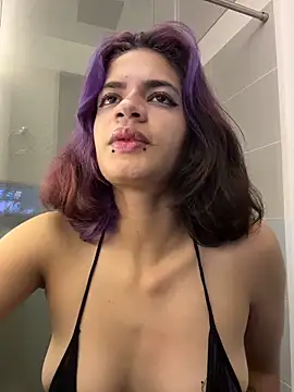 Snapshot of sukulaurens chatting on December 20, 3:02 am sukulaurens online show from December 20, 3:02 am