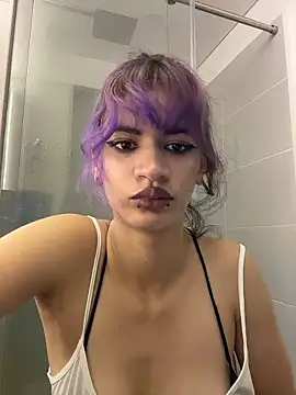 Snapshot of sukulaurens chatting on January 13, 2:17 am sukulaurens online show from January 13, 2:17 am