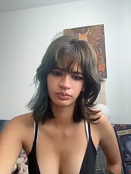 sukulaurens online show from June 18, 6:01 pm