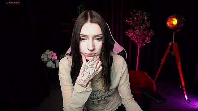 Snapshot of Trix_Void chatting on February 21, 12:06 pm Trix Void online show from February 21, 12:06 pm