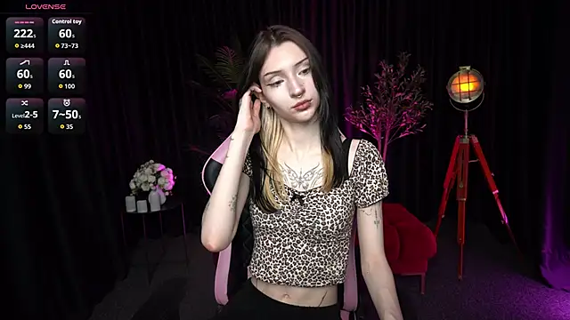 Snapshot of Trix_Void chatting on March 24, 10:42 am Trix Void online show from March 24, 10:42 am