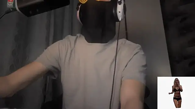 Snapshot of suicdemask chatting on January 16, 1:26 pm suicdemask online show from January 16, 1:26 pm