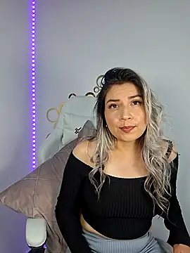 Snapshot of Elizabethadamss_92 chatting on October 15, 5:29 am Elizabethadamss 92 online show from October 15, 5:29 am