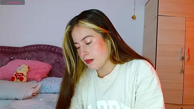 Hanssel tess online show from October 17, 3:47 pm