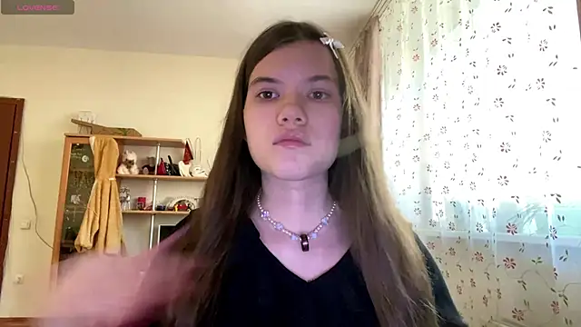 AlmetaBradicich online show from October 20, 6:03 am