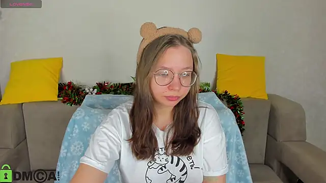 Nuura Moore online show from January 9, 12:57 am