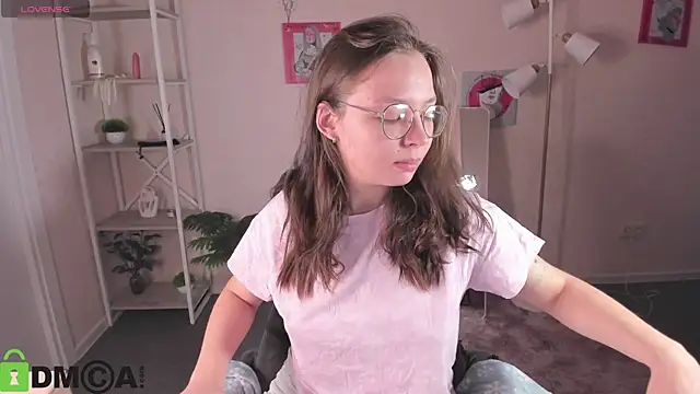 Nuura Moore online show from February 9, 12:58 am