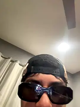 Snapshot of lain213 chatting on October 9, 5:16 am lain213 online show from October 9, 5:16 am