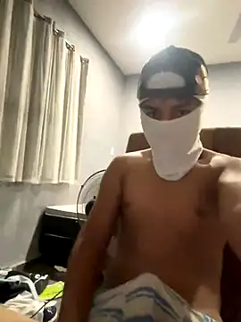 Snapshot of lain213 chatting on October 30, 6:26 am lain213 online show from October 30, 6:26 am