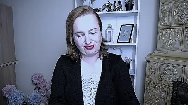 Snapshot of HelenFl chatting on October 11, 6:45 am HelenFl online show from October 11, 6:45 am