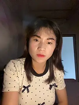 Snapshot of Mylinh- chatting on October 7, 2:42 am Mylinh- online show from October 7, 2:42 am