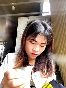 Snapshot of Mylinh- chatting on October 9, 1:47 am Mylinh- online show from October 9, 1:47 am