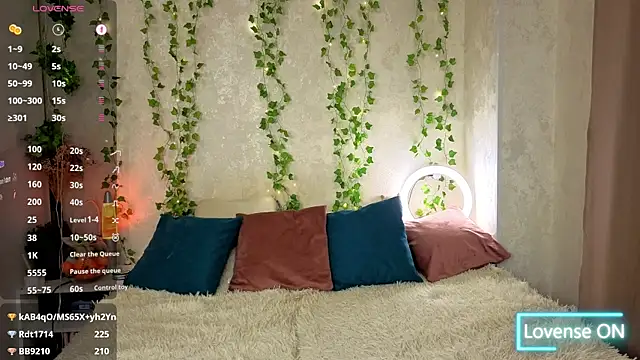 Snapshot of _Cats_eyes_ chatting on November 28, 12:19 pm Cats eyes online show from November 28, 12:19 pm