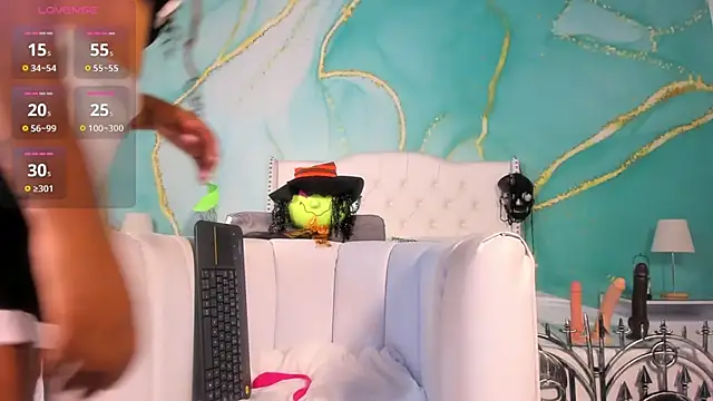 Snapshot of bbyalexxxa chatting on October 31, 12:06 pm bbyalexxxa online show from October 31, 12:06 pm