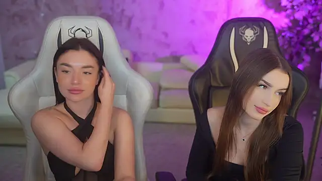 Snapshot of Jane_Love054 chatting on December 1, 3:28 pm Jane Love054 online show from December 1, 3:28 pm