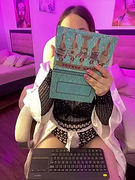 Snapshot of kattee_adams chatting on November 27, 1:35 pm kattee adams online show from November 27, 1:35 pm