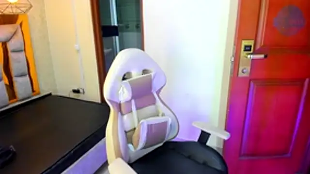 Snapshot of Addyy_02 chatting on March 21, 2:38 am Addyy 02 online show from March 21, 2:38 am