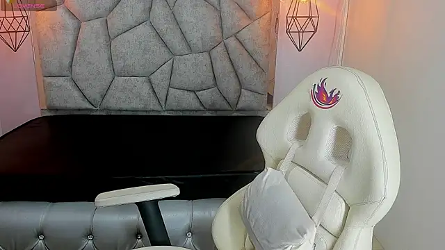 Snapshot of Addyy_02 chatting on March 26, 7:19 pm Addyy 02 online show from March 26, 7:19 pm