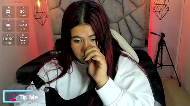Addyy 02 online show from May 26, 6:48 pm