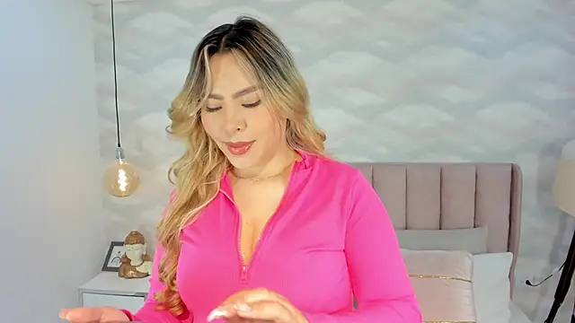 Snapshot of Katya_blonde chatting on October 21, 11:55 am Katya blonde online show from October 21, 11:55 am