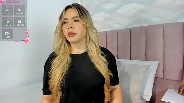 Snapshot of Katya_blonde chatting on October 22, 12:27 pm Katya blonde online show from October 22, 12:27 pm