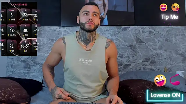 Snapshot of Danny_Willson chatting on November 2, 10:06 am Danny Willson online show from November 2, 10:06 am