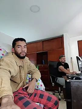 andresnoir  online show from January 15, 3:33 am