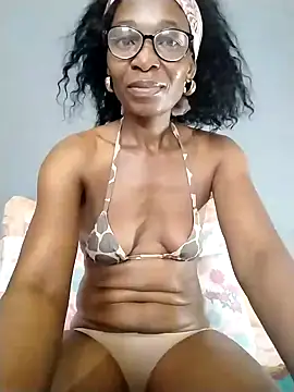 Snapshot of NaughtyCouga chatting on November 1, 5:20 am NaughtyCouga online show from November 1, 5:20 am