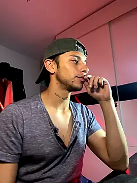 Snapshot of ErosDominant chatting on October 19, 5:52 am ErosDominant online show from October 19, 5:52 am