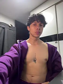 Snapshot of ErosDominant chatting on December 5, 6:00 am ErosDominant online show from December 5, 6:00 am