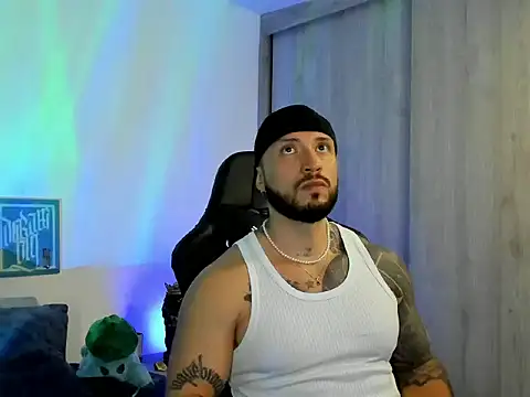 Snapshot of Dave-Max01 chatting on January 7, 2:14 am Dave-Max01 online show from January 7, 2:14 am