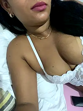 Snapshot of Brunamorenago chatting on November 6, 12:33 am Brunamorenago online show from November 6, 12:33 am